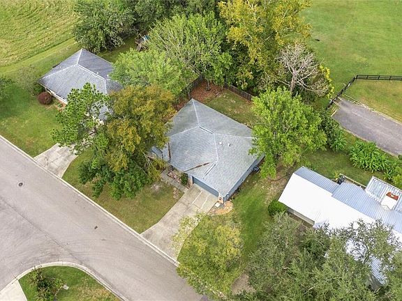 4th image of 8630 NW 35TH ROAD