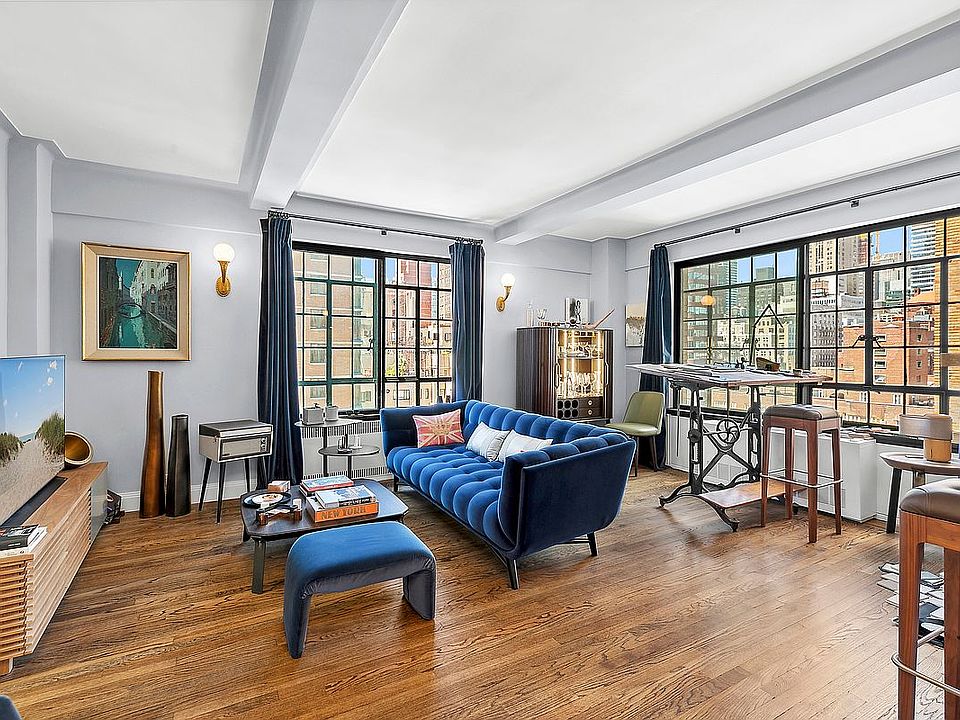 1st image of 10 Park Ave #17A