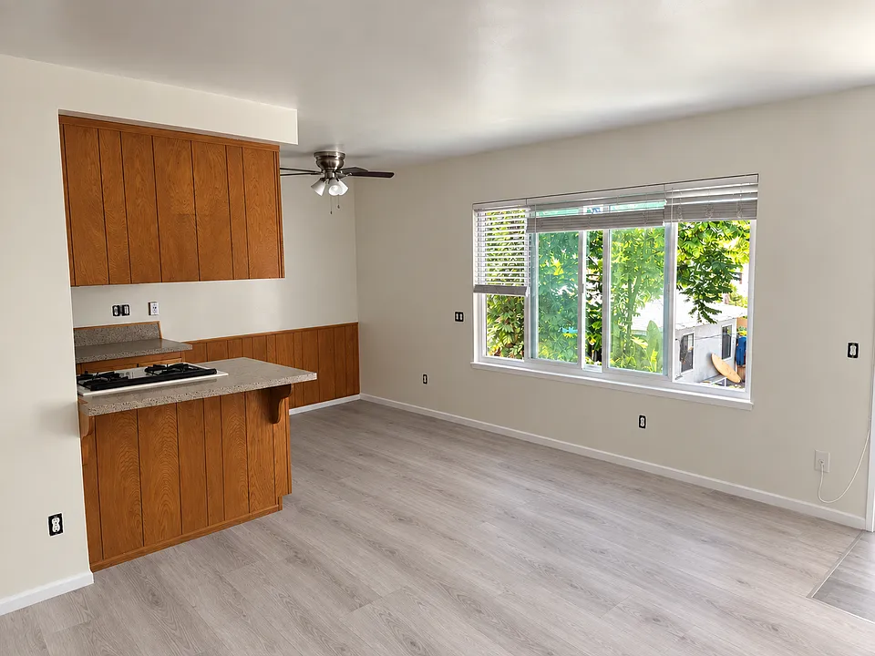 4867 Santa Cruz Ave #6