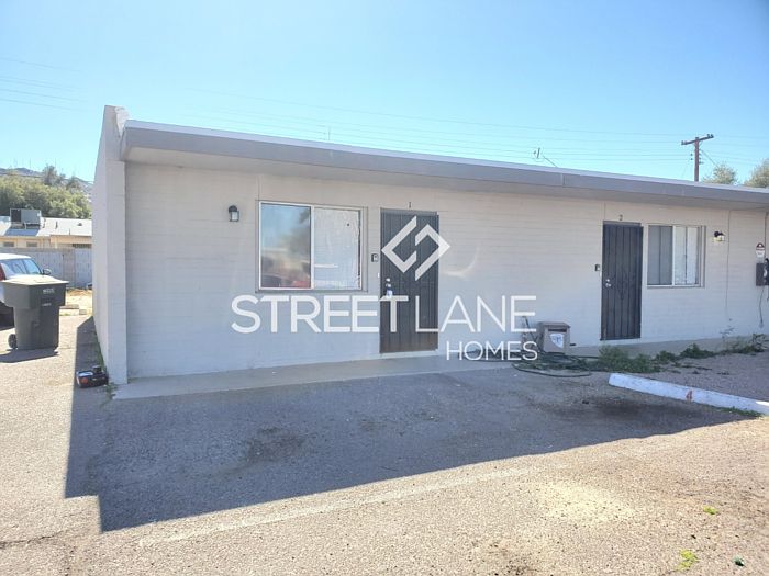 1st image of 801 E Siesta Dr APT 1