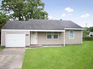 3248 Oak Ave, Groves, TX 77619