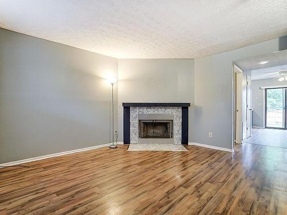 5th image of 1644 Park Place Dr