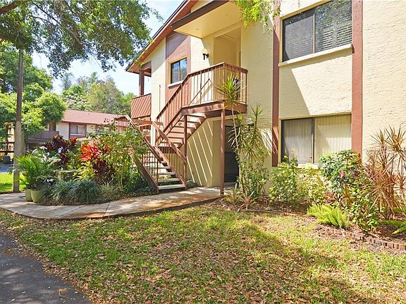 3rd image of 643 Yorkshire Ct APT D