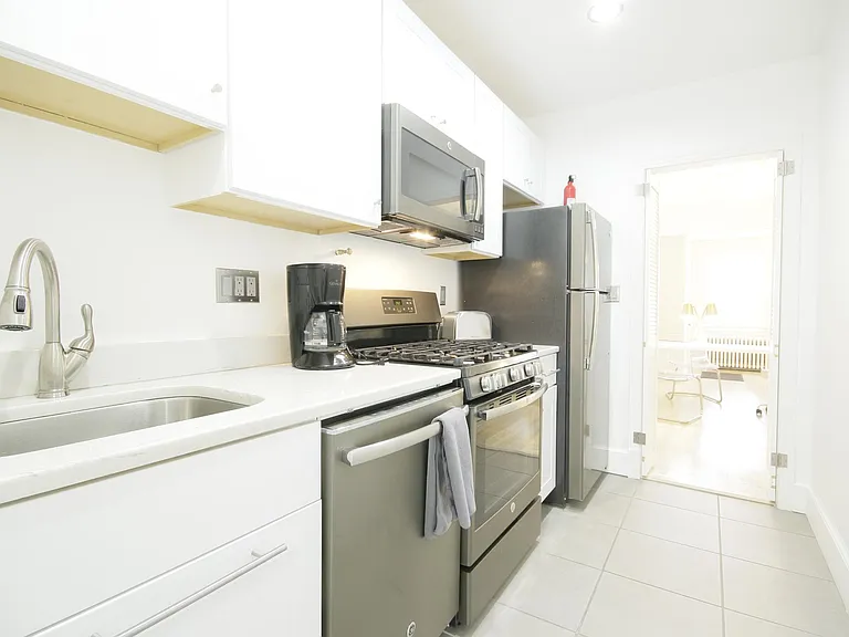 2228 40th St NW #3 — Photo 9