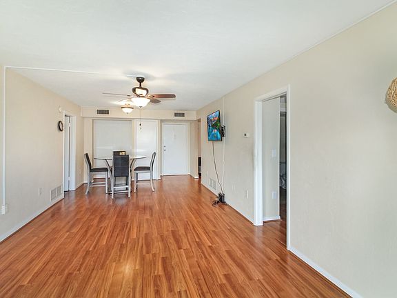 4th image of 618 Bird Bay Dr S APT 309