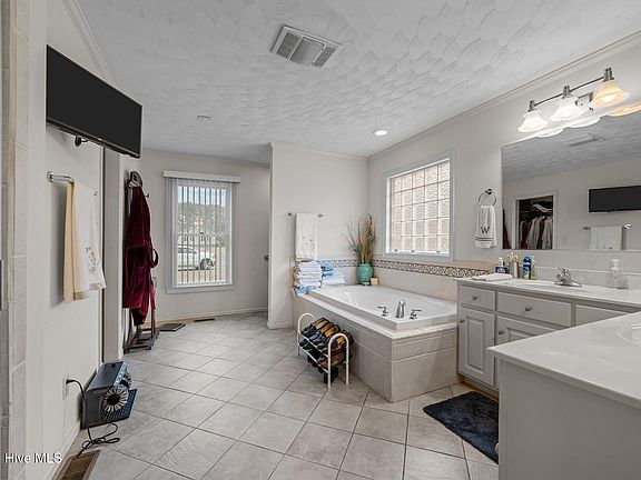 42nd image of 108 Arbor Drive