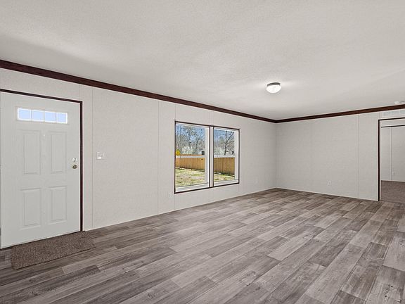 5th image of 22 Rosa Dr