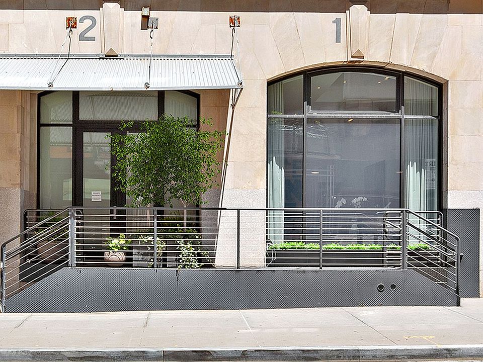 1st image of 415 Greenwich St Unit Thg