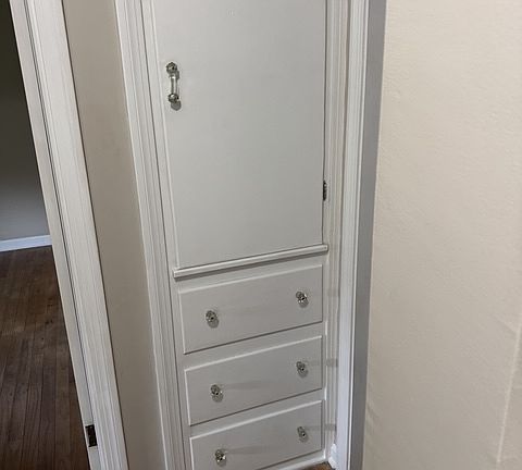 2nd image of 330 Hoover Ave