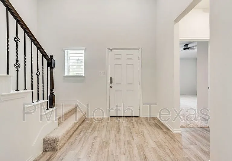 1713 Wayne Ln — Photo 6