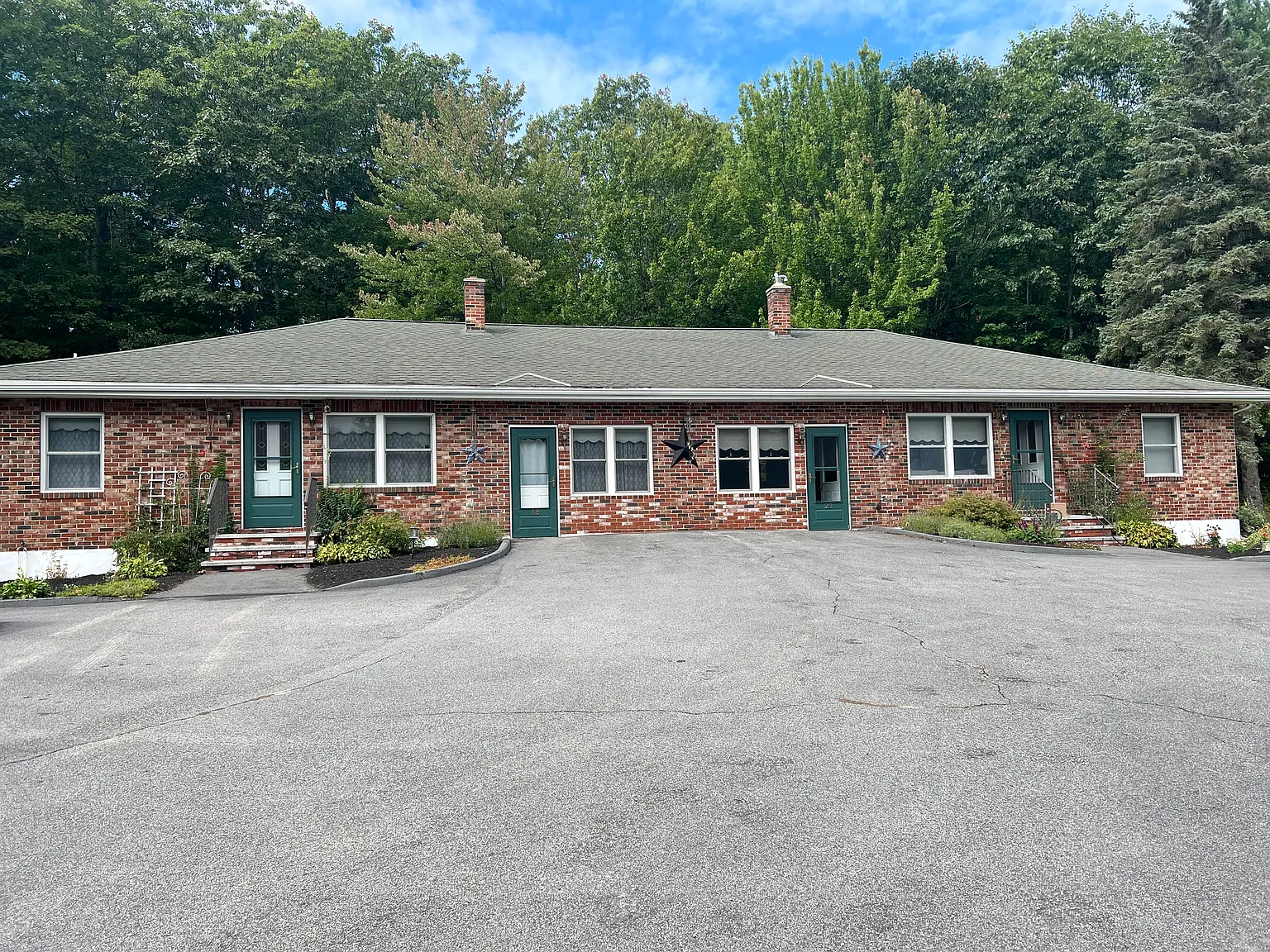 3 bed, 2000 sqft, $2,200 — Photo 2