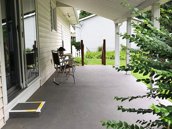2nd image of 7945 Vesta Ave