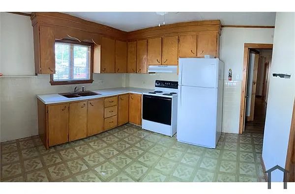 Building Photo - 3 E Main St #1R