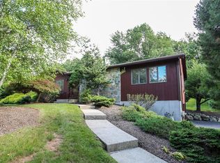 18 Sherri Ln, Spring Valley, NY 10977