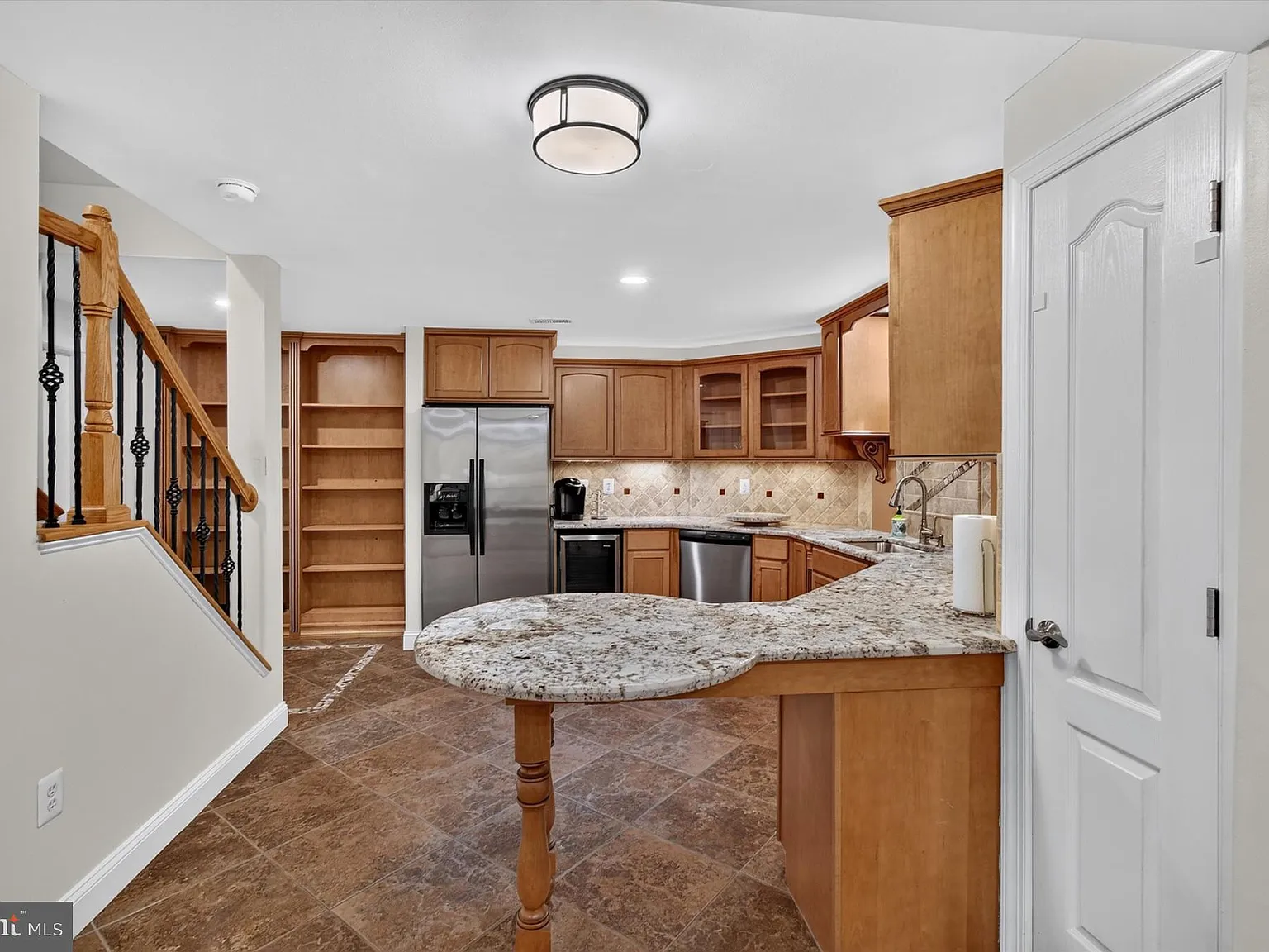 1 bed, 1.0 bath, 4705 sqft, $2,000 — Photo 4