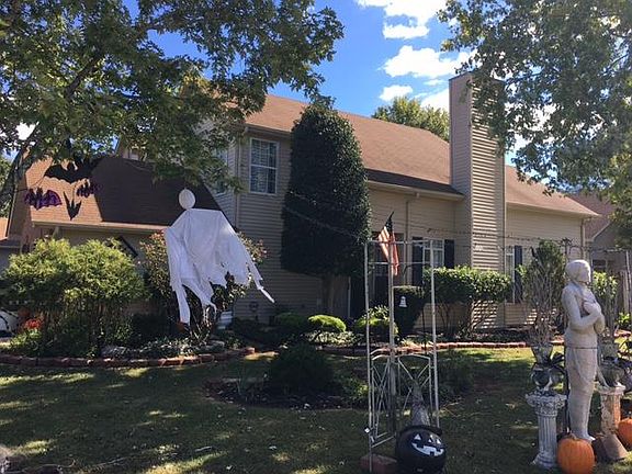 3rd image of 100 Hunterwood Ct