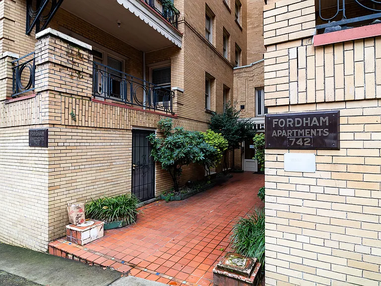 The Fordham Apartments — Photo 9