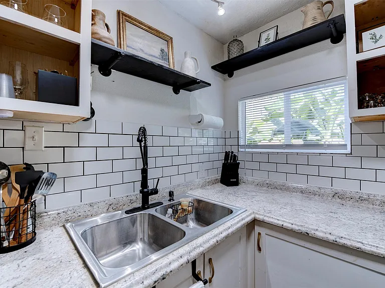 1121 Panama St — Photo 13