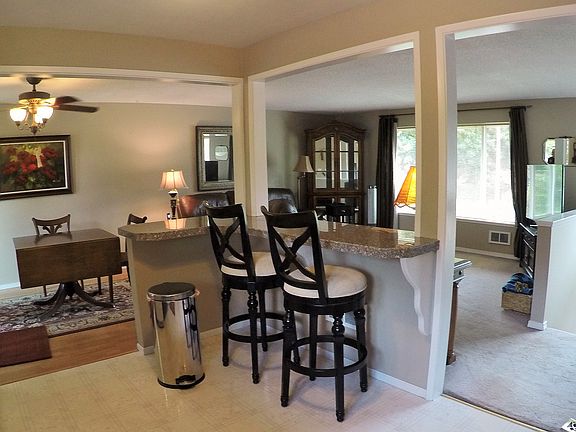 2nd image of 383 Alderwood Pl