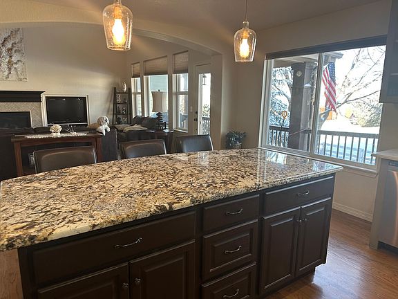 3rd image of 4772 Valley Oak Dr
