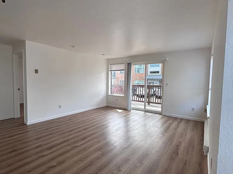 1730 Texas St #1 — Photo 7