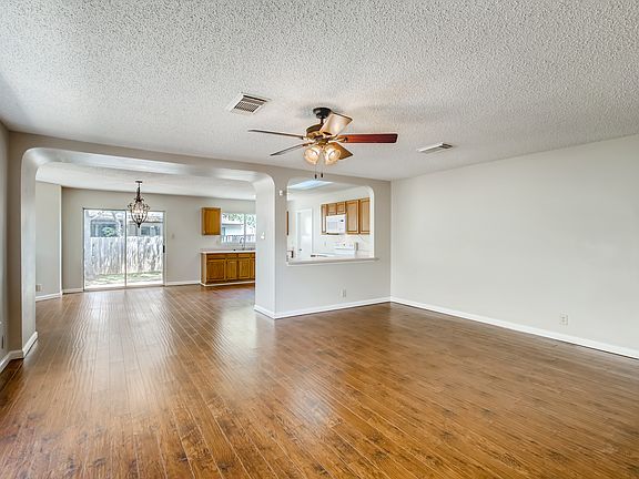 5th image of 9823 Kelton Dr
