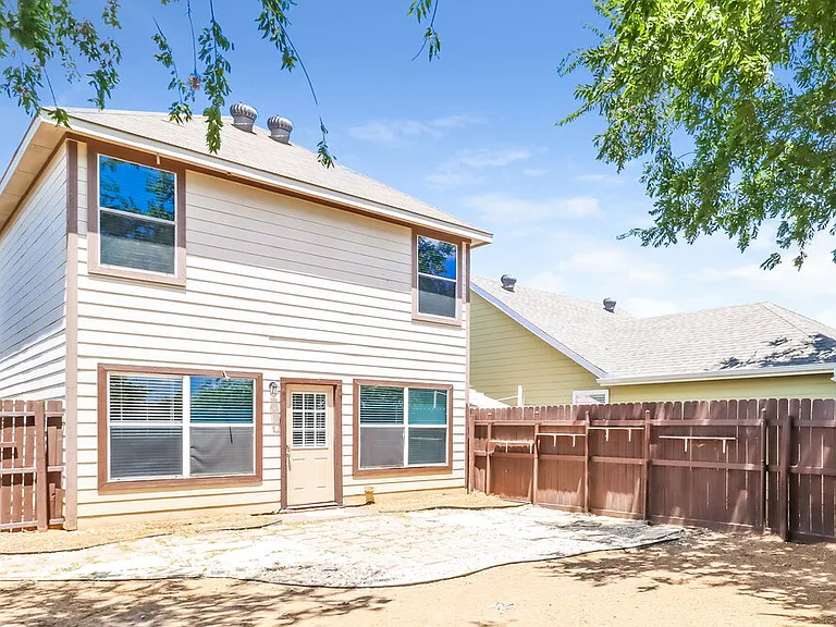 1456 Pine Ln — Photo 16