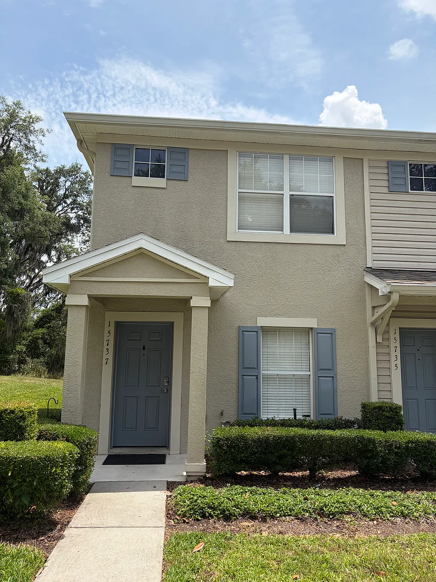 Building Photo - 15737 Fishhawk Falls Dr