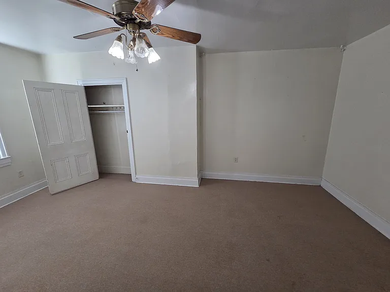 900 4th St #3 — Photo 5