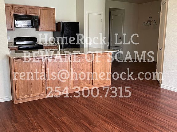 3rd image of 811 Eastland Dr #A