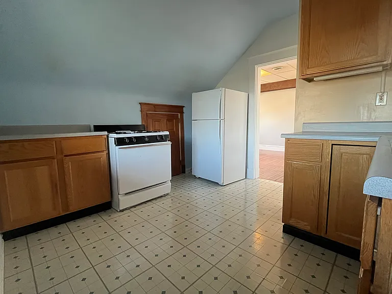 2703 E Strathmore Ave #300 — Photo 9