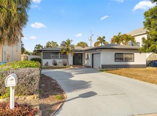 103 8th St, Belleair Beach, FL 33786