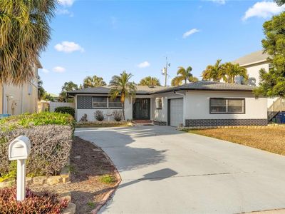 103 8th St, Belleair Beach, FL, 33786