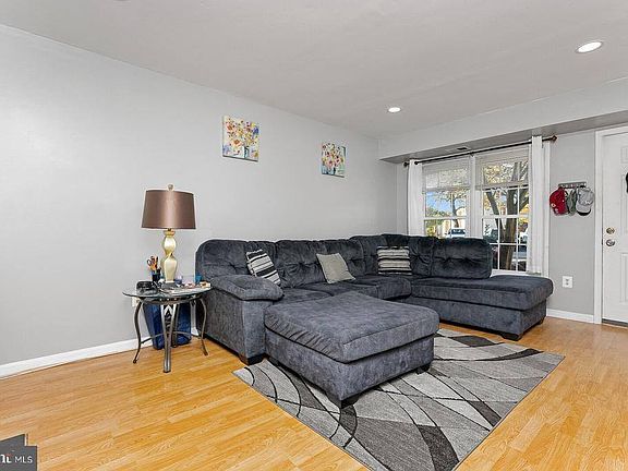 3rd image of 2804 Chablis Cir #2