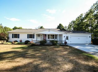 7300 Selden Rd, Le Roy, NY 14482