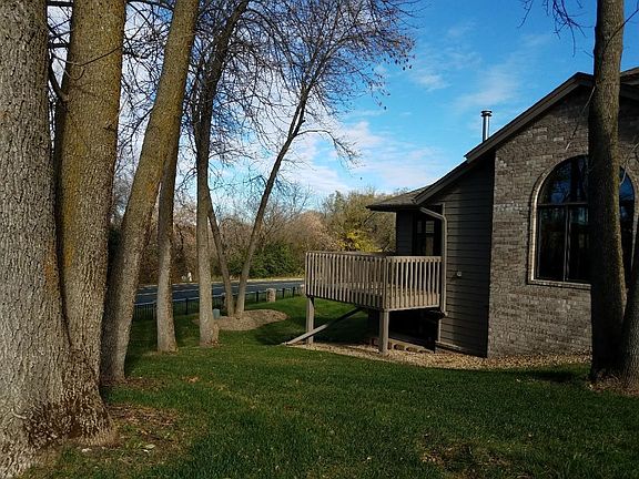 The location is perfect; close to 35W, 35E, shopping, dining and entertainment.