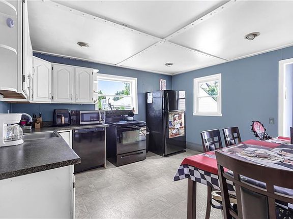 4th image of 19 Westcott Ave