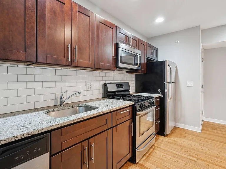 3044 Richmond St #9 — Photo 6