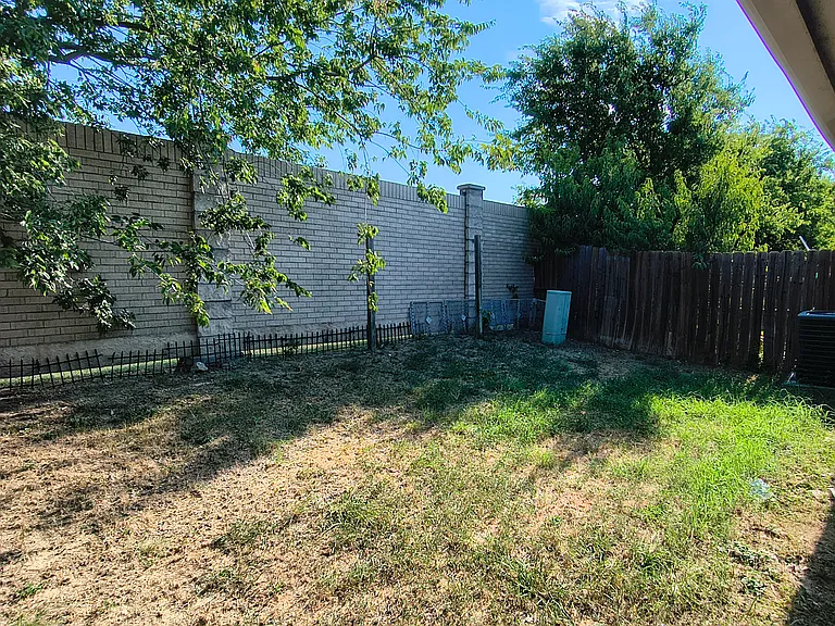 5725 Swords Dr — Photo 19