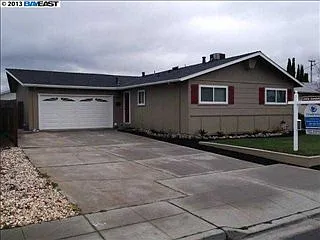 563 Nightingale St photo 1