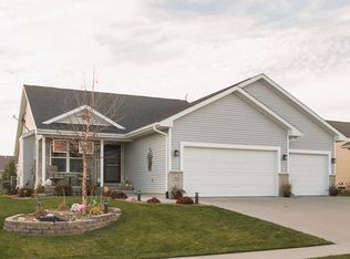 225 Sunset Dr, North Liberty, IA 52317