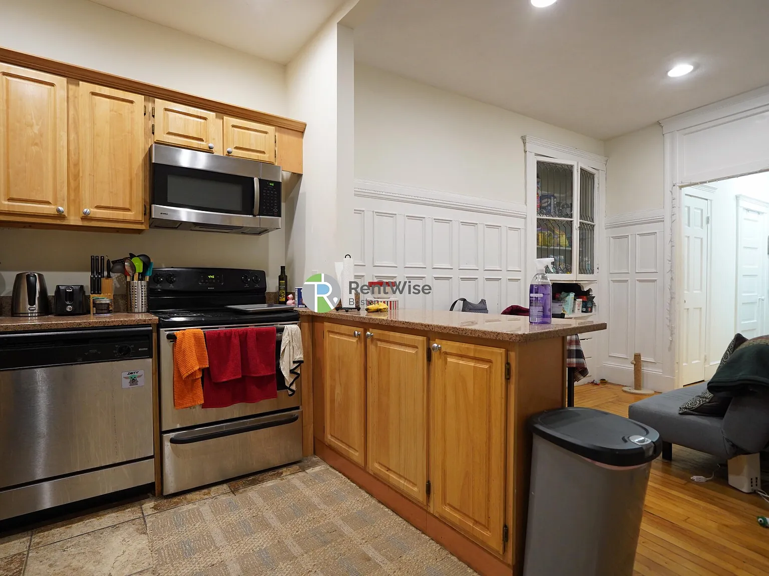2 bed, 800 sqft, $3,150 — Photo 2
