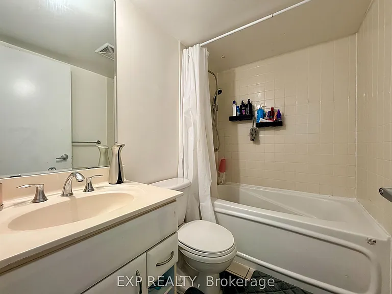38 Lee Centre Dr #2101 — Photo 13