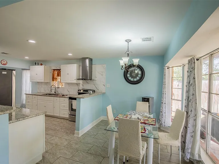 5611 Long Creek Ln — Photo 7