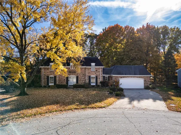 16 Lincolnshire Ave, Danville, IL 61832