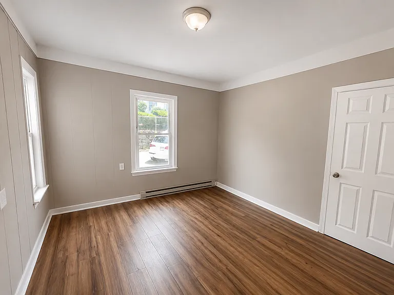 8 Newport Street — Photo 6