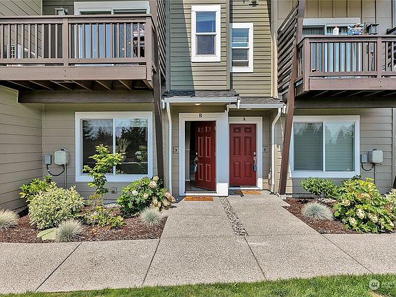 3rd image of 17541 110th Avenue E #B