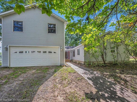 5th image of 1325 Elkhorn Lake Rd