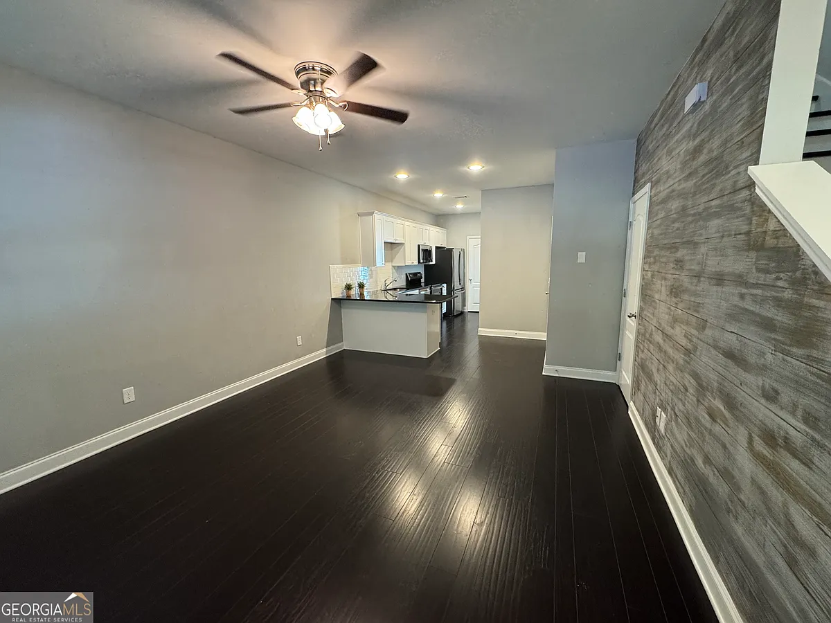 Building Photo - 1270 Binghampton Cir