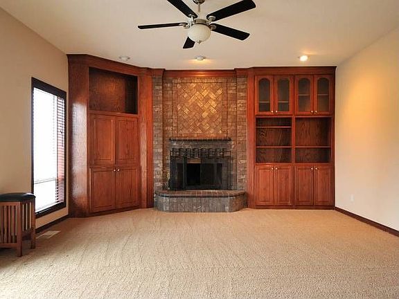 multiple fireplaces